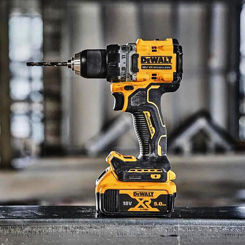 18V XR Verktøypakke DCK502P3 + Gratis 18V XR Støvsuger DCV501LN