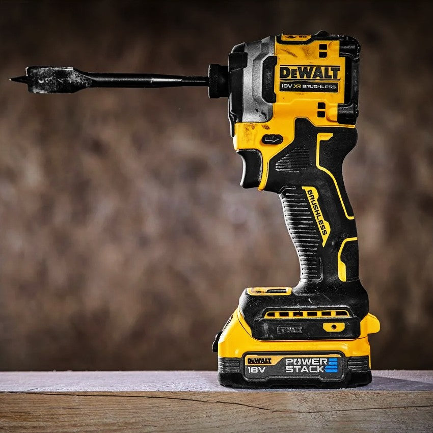 18V XR Verktøypakke DCK502P3 + Gratis 18V XR Støvsuger DCV501LN
