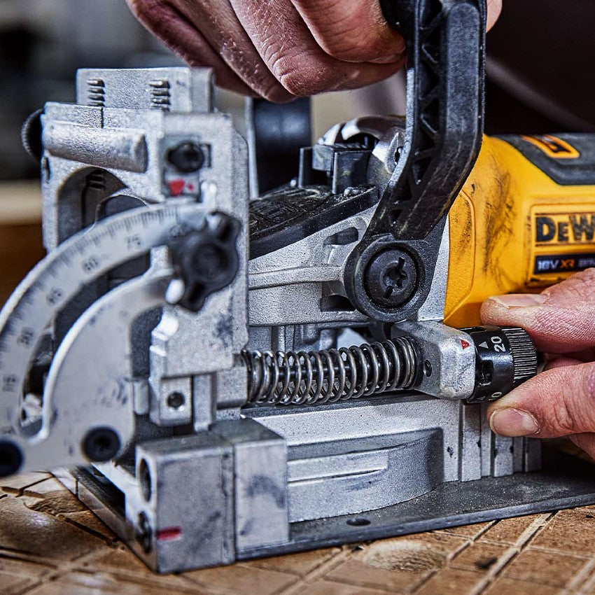18V XR Lamellfres DCW682NT