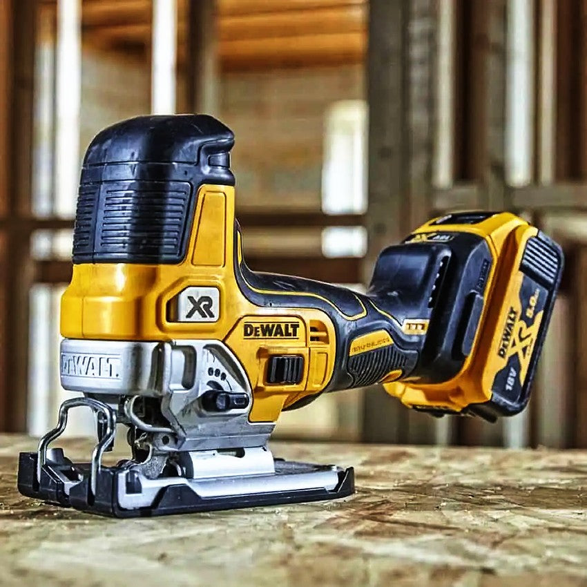 18V XR Stikksag DCS335N