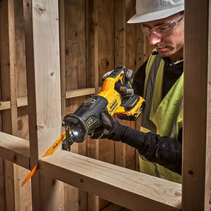 Dewalt 18V XR Bajonettsag DCS382N