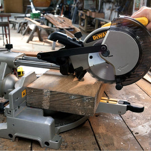 Dewalt Kapp- og Gjærsag 216mm 1600W DW712N